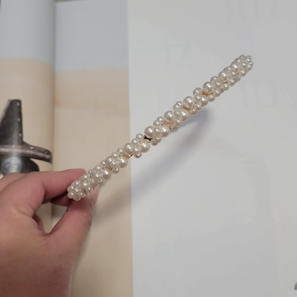 4pcs. Pearl Beaded Metal Headbands - Picture 2 of 5